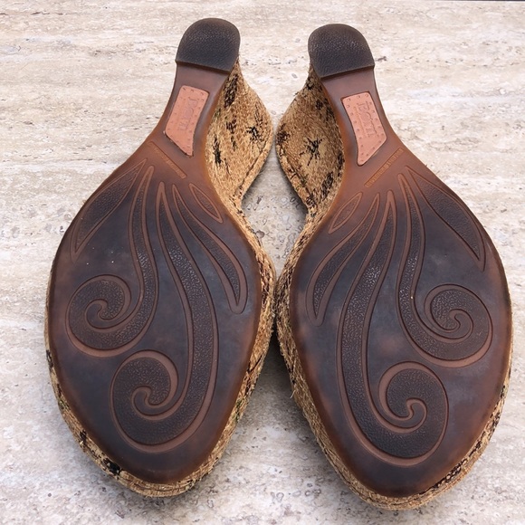 BORN Tropical Wedge Leather Strap Heeled Sandal - Picture 8 of 13